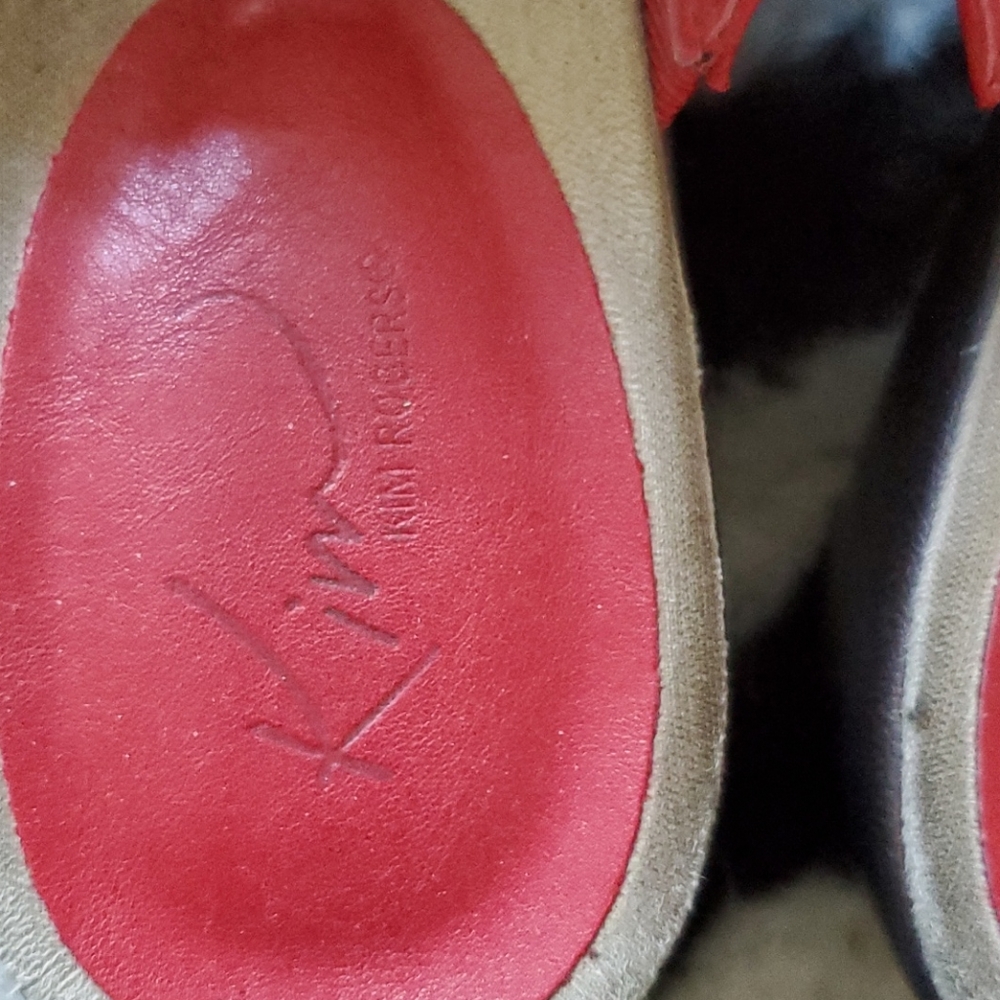 Red shoes - Picture 2 of 5